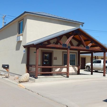 Winterton Suites Williston Esterno foto