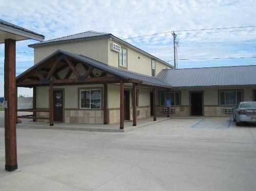 Winterton Suites Williston Esterno foto