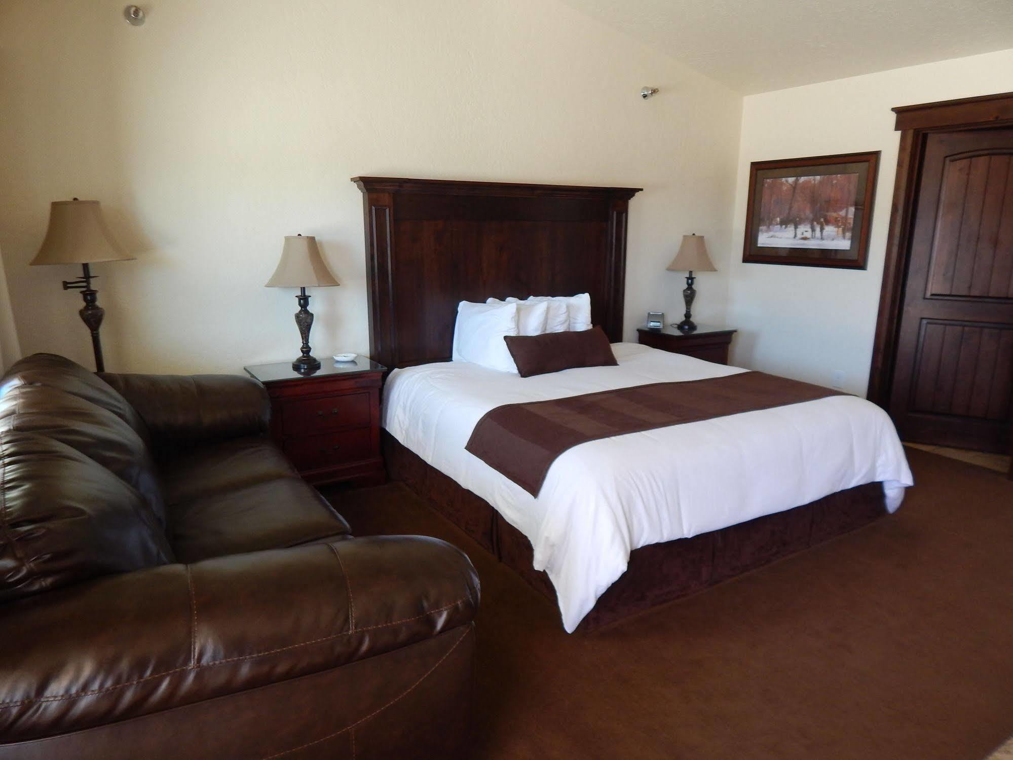 Winterton Suites Williston Esterno foto