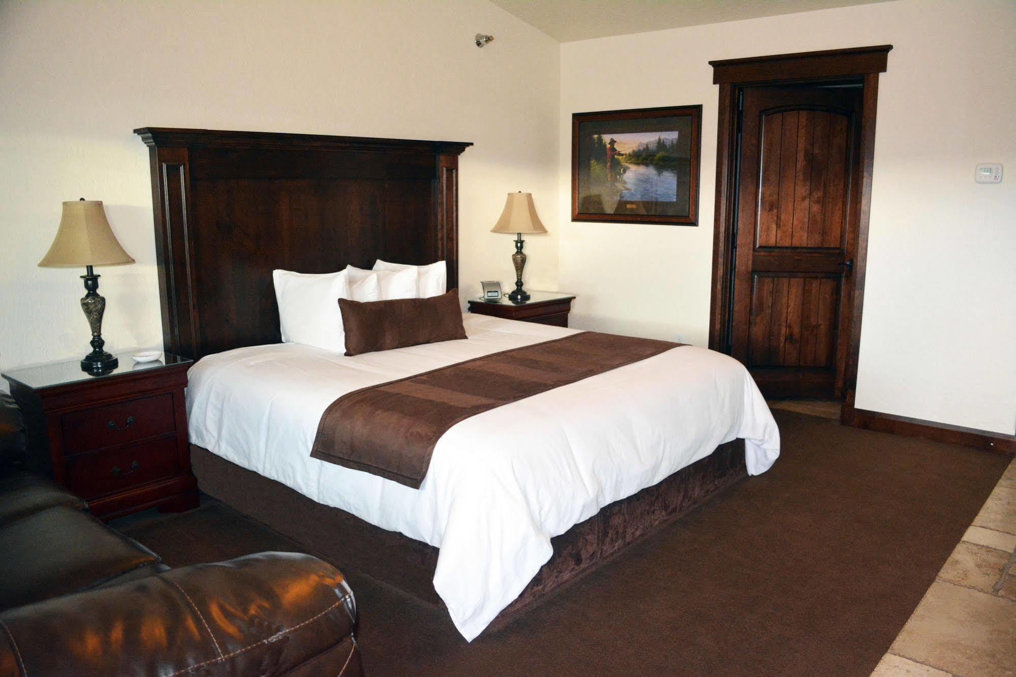 Winterton Suites Williston Esterno foto